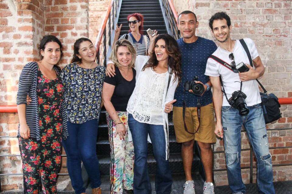 Aline Barros faz as fotos de seu novo CD