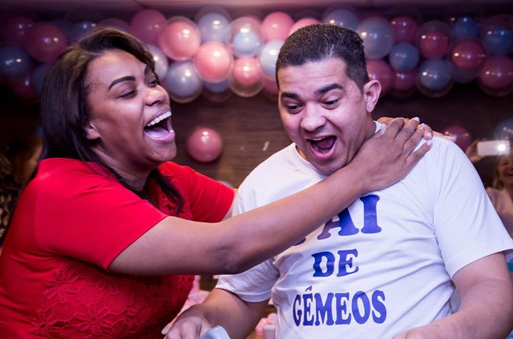 Elaine Martins está grávida de dois meninos